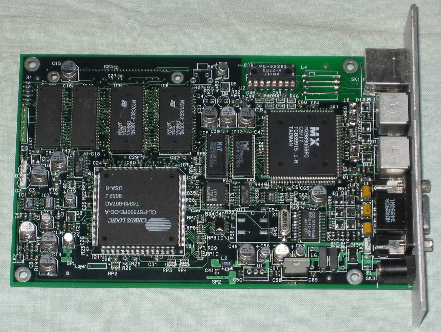DeskLite circuit board hi-res